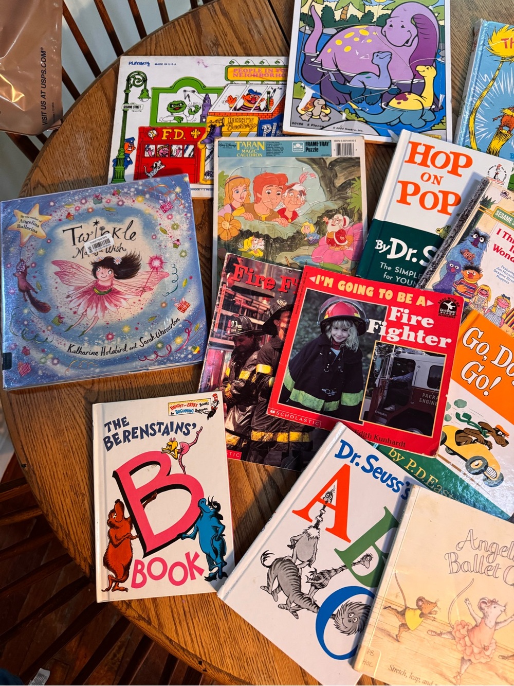 Vintage Lot  kids books and few vintage puzzles Dr. Seuss golden books etc - Picture 8 of 8